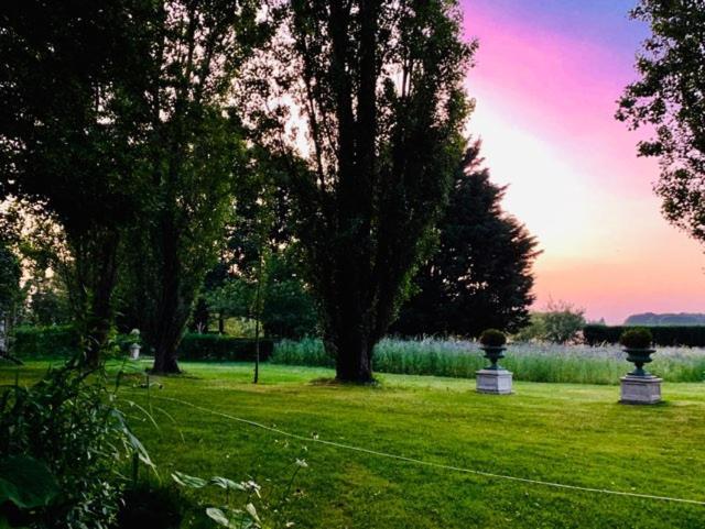 Le Manoir De Maucartier Bed & Breakfast Monnaie Ngoại thất bức ảnh