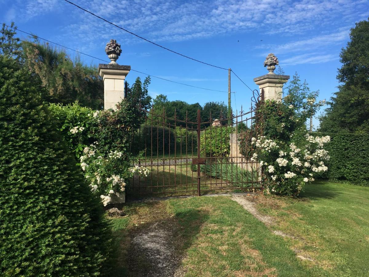 Le Manoir De Maucartier Bed & Breakfast Monnaie Ngoại thất bức ảnh